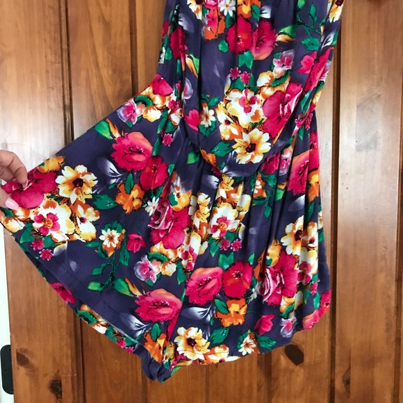 Floral shorts romper - Picture 3 of 3